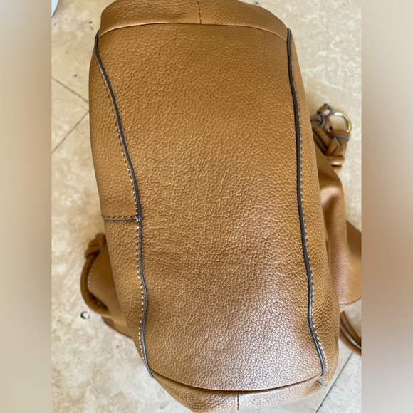 VINCE CAMUTO BAG. - Picture 13 of 14